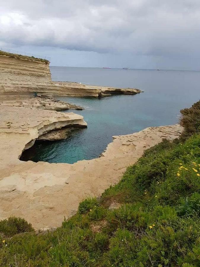 Claire'S Court Marsaxlokk Exterior photo